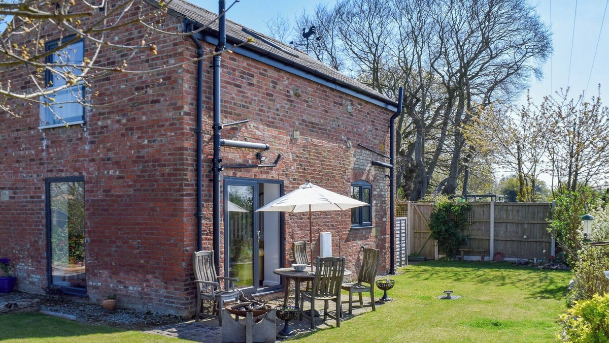 Knutsford Cottage | 2 bedroom accommodation in Knutsford