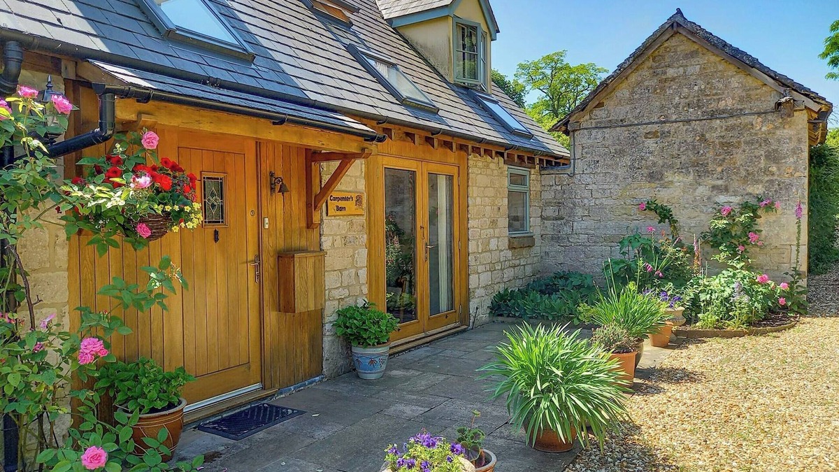 Quedgeley Cottage | 2 bedroom accommodation in Pillerton Hersey, near Shipston-on-Stour