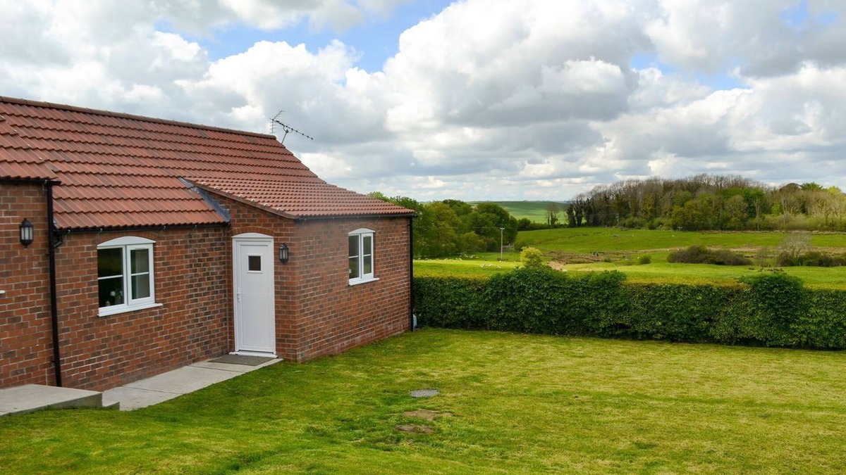 Skendleby Cottage | 2 bedroom accommodation in Skendleby, near Spilsby