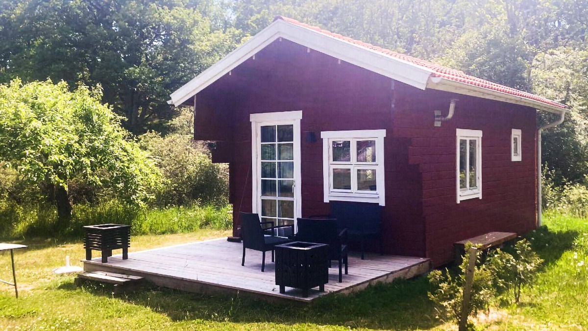 Hjorted House | 2 bedroom accommodation in Blankaholm