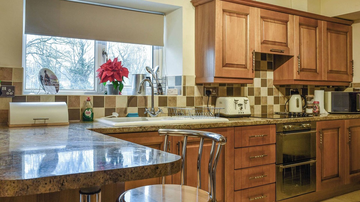 Trecynon Cottage | 2 bedroom accommodation in Trecynon, near Aberdare