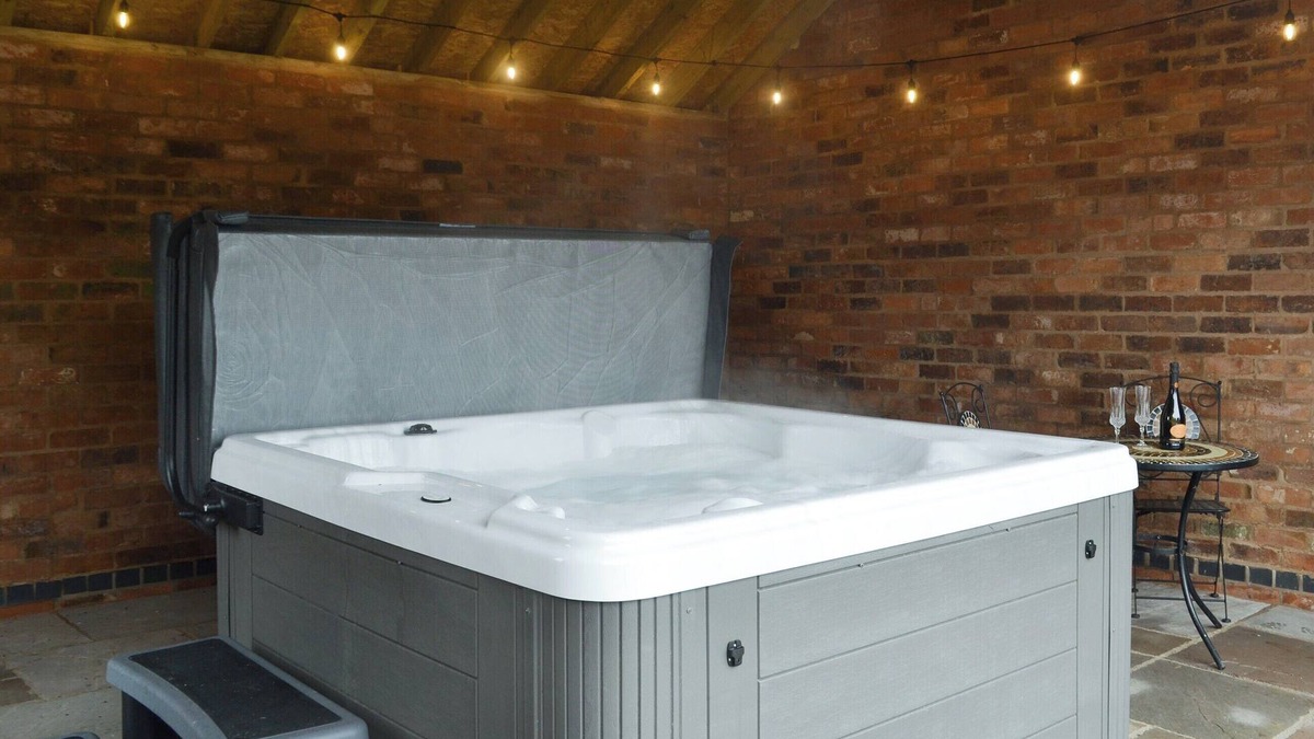 Bircotes Cottage | 2 bedroom accommodation in Ranby, near Retford