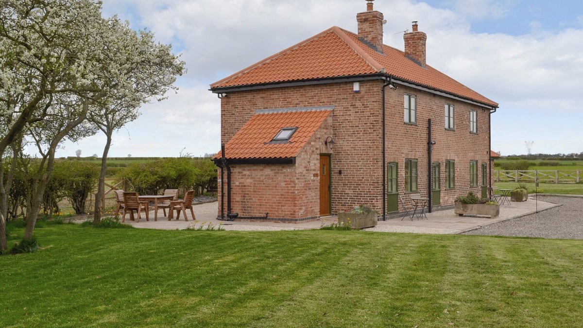 Bircotes Cottage | 2 bedroom accommodation in Ranby, near Retford