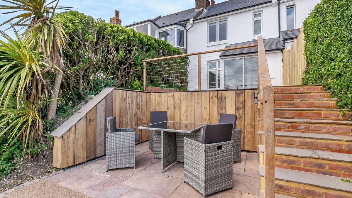 Brighton Cottage | 2 bedroom accommodation in Brighton