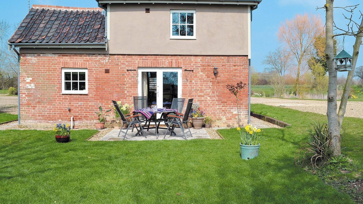 Harleston Cottage | 2 bedroom accommodation in Metfield, near Harleston