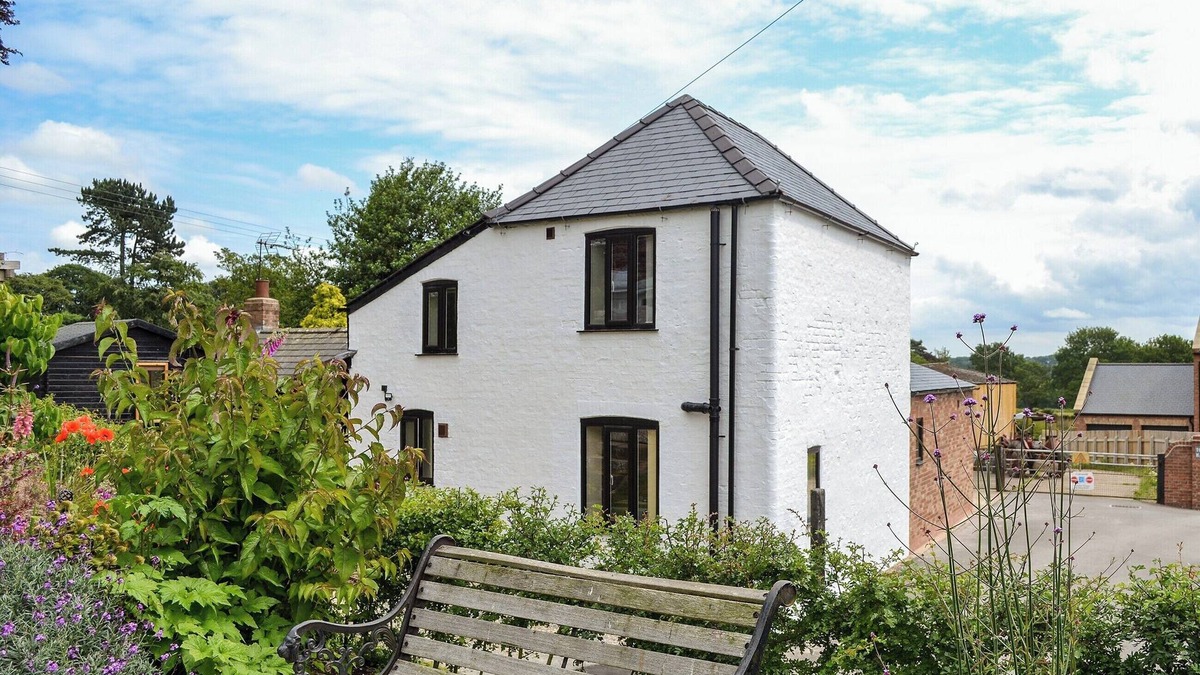 Kilnwick Cottage | 2 bedroom accommodation in Tibthorpe, near Driffield