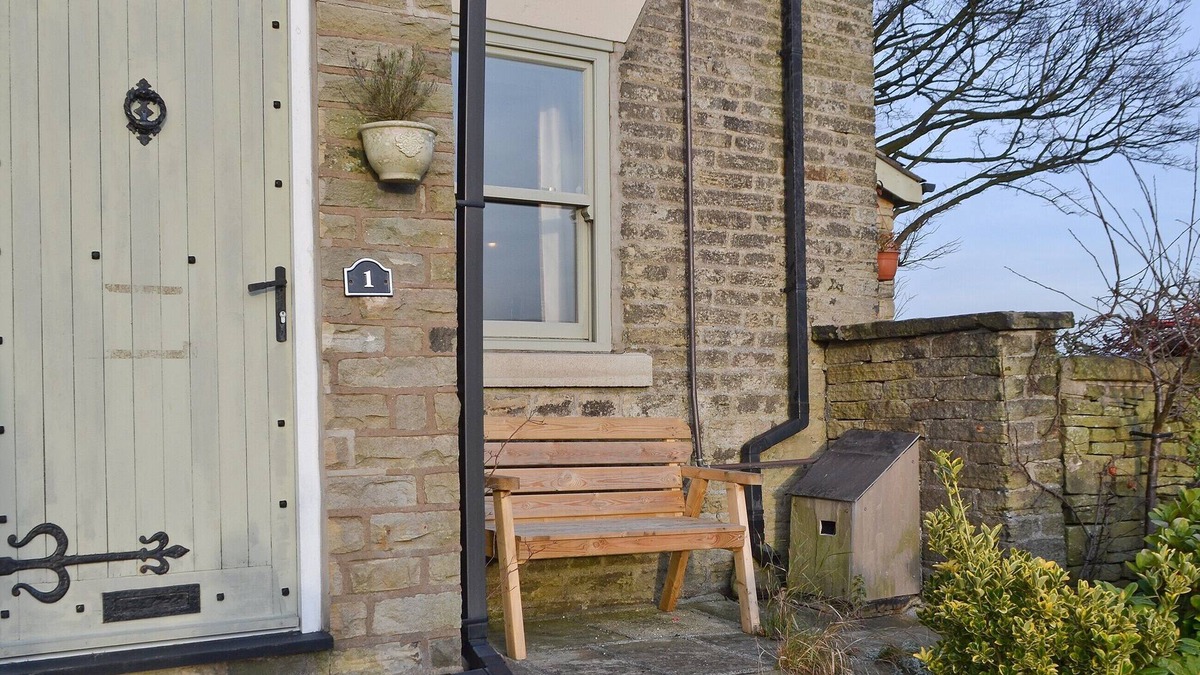 New Mills Cottage | 2 bedroom accommodation in New Mills