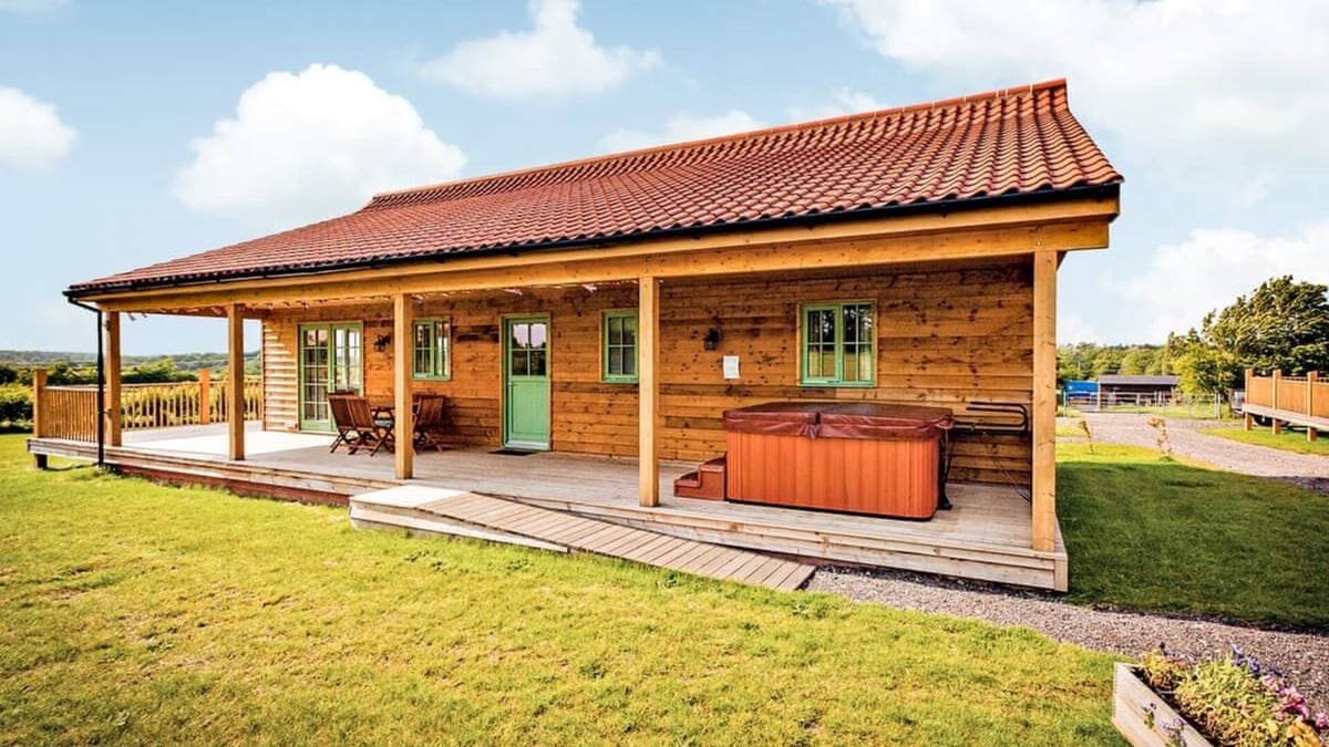 Palgrave Ski Chalet | 2 bedroom accommodation in Palgrave, Diss
