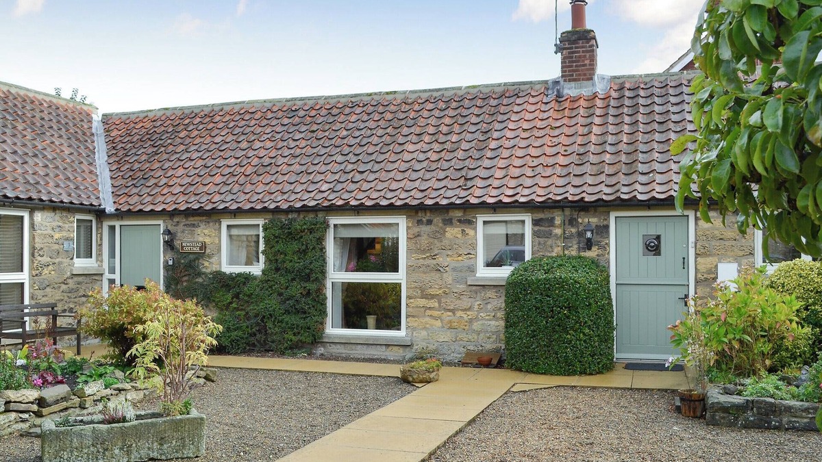 Thornton Dale Cottage | 2 bedroom accommodation in Thornton-le-Dale, near Pickering