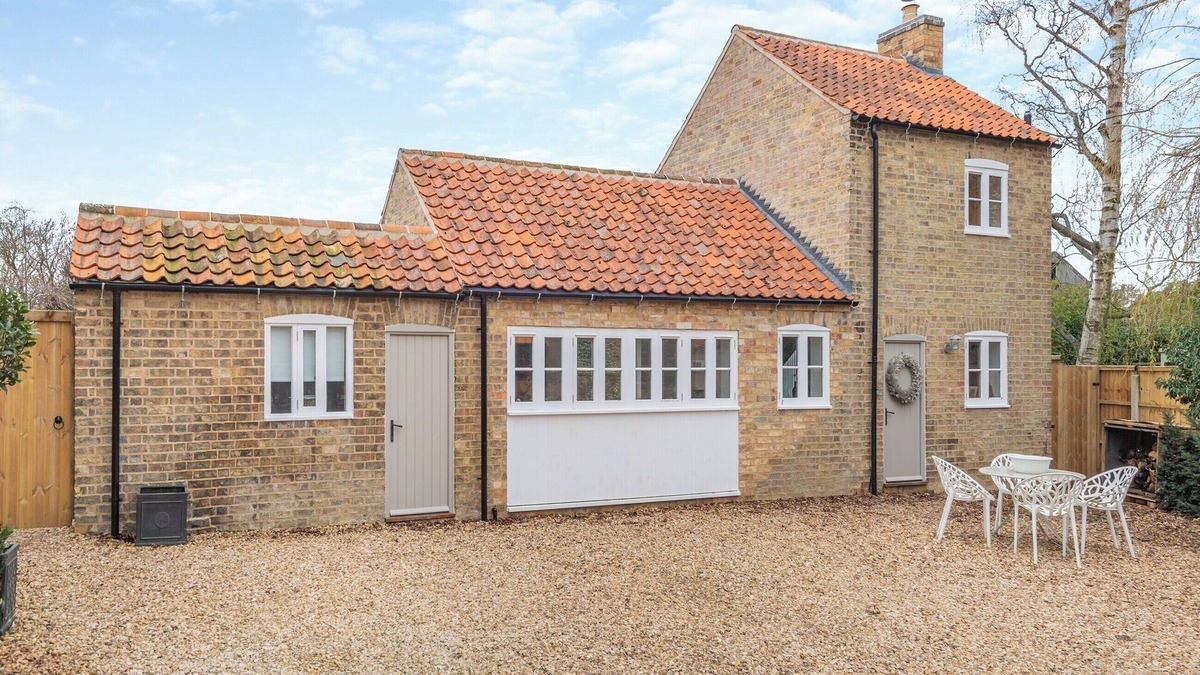 Sleaford Cottage | 2 bedroom accommodation in Howell, near Sleaford