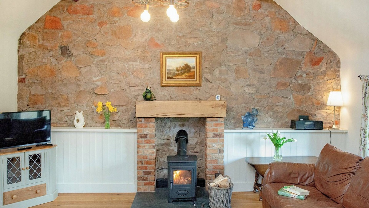 Tiverton Cottage | 2 bedroom accommodation in Withleigh, near Tiverton