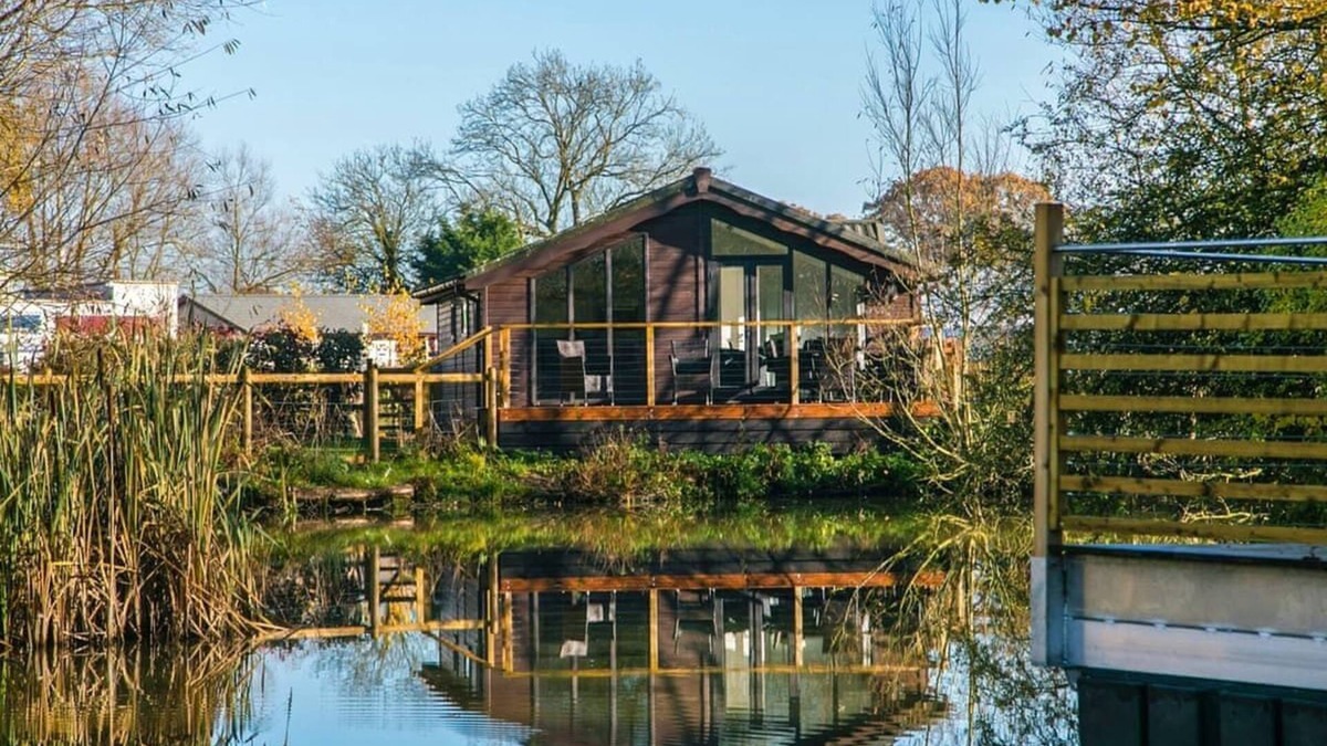 Dilton Marsh Ski Chalet | 2 bedroom accommodation in Westbury