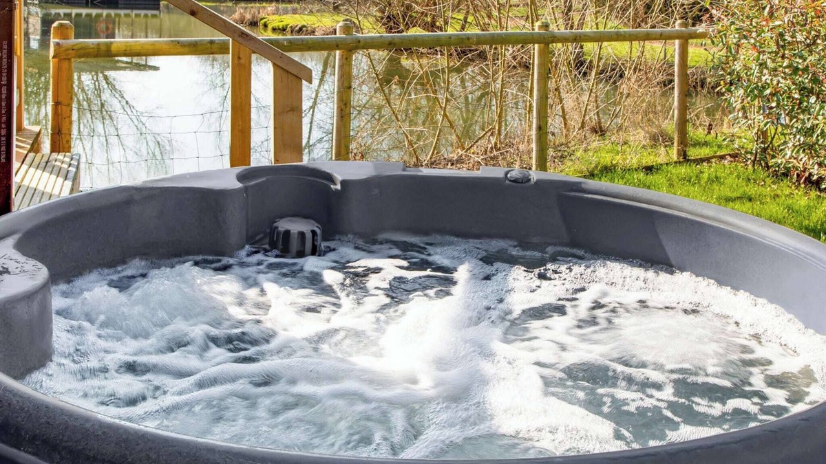 Dilton Marsh Ski Chalet | 2 bedroom accommodation in Westbury