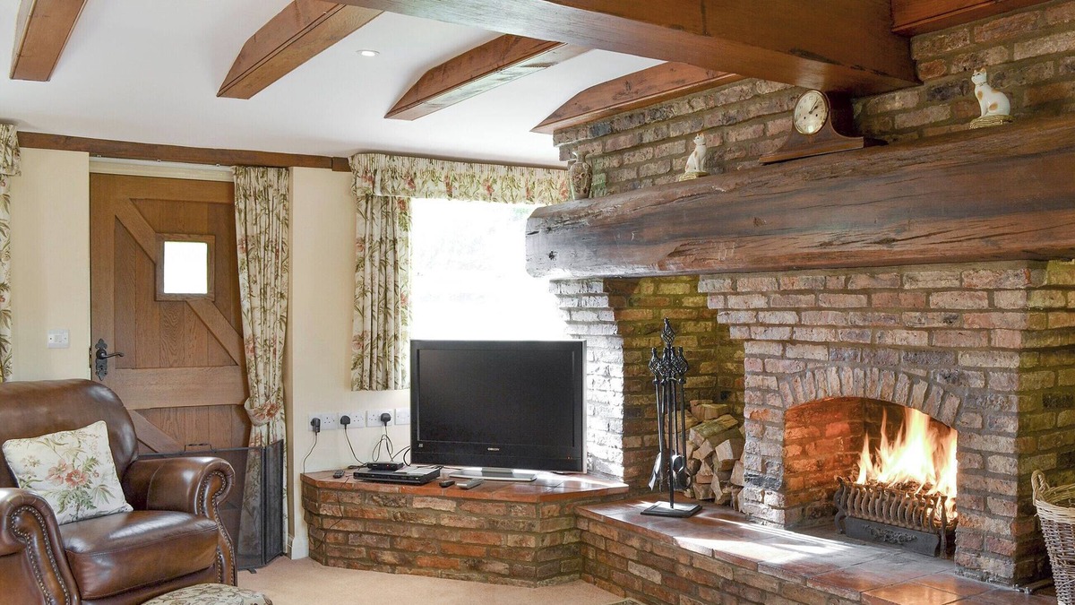Winestead Cottage | 2 bedroom accommodation in Camerton, near Hull