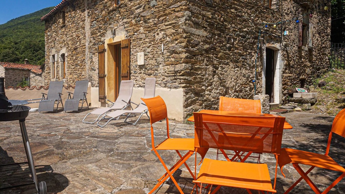 Vieussan House | 2 bedroom accommodation in Vieussan