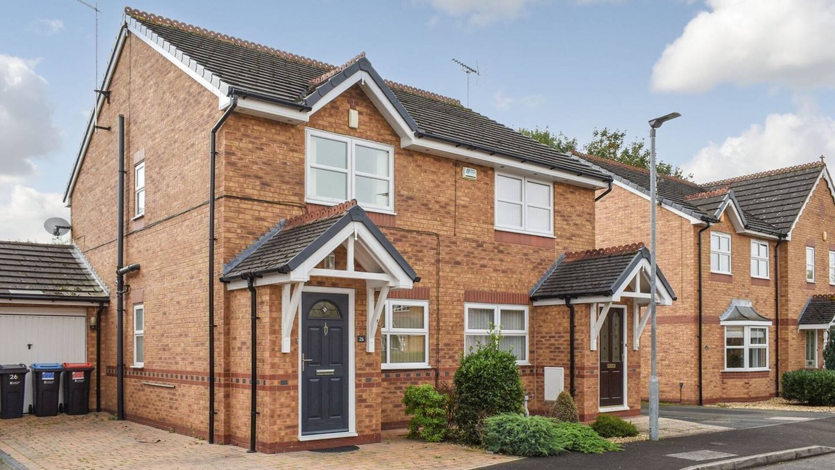Hoole Cottage | 2 bedroom accommodation in Hoole, near Chester