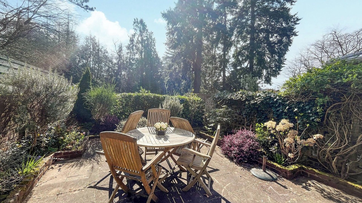 Dorking Cottage | 2 bedroom accommodation in Dorking