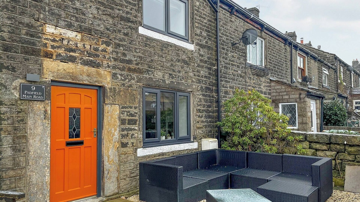 Tintwistle Cottage | 2 bedroom accommodation in Glossop