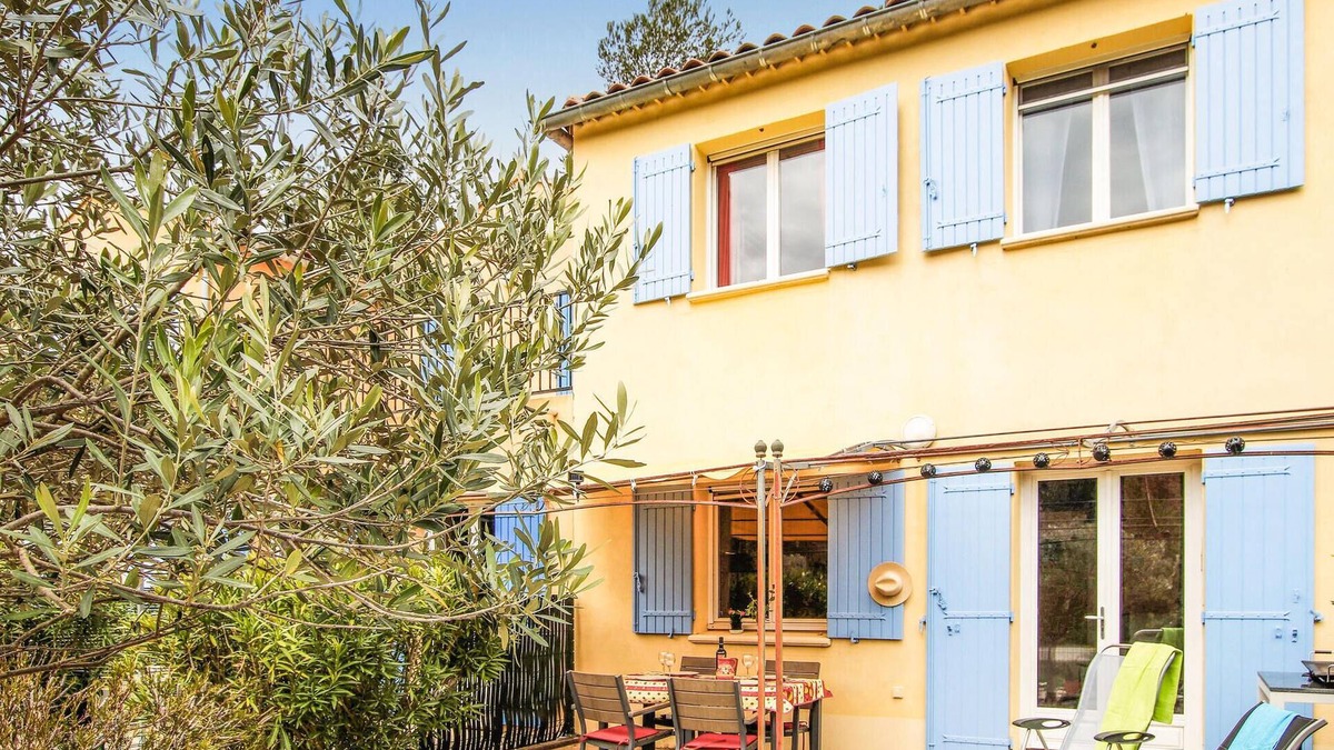 Propiac House | 2 bedroom accommodation in Propiac
