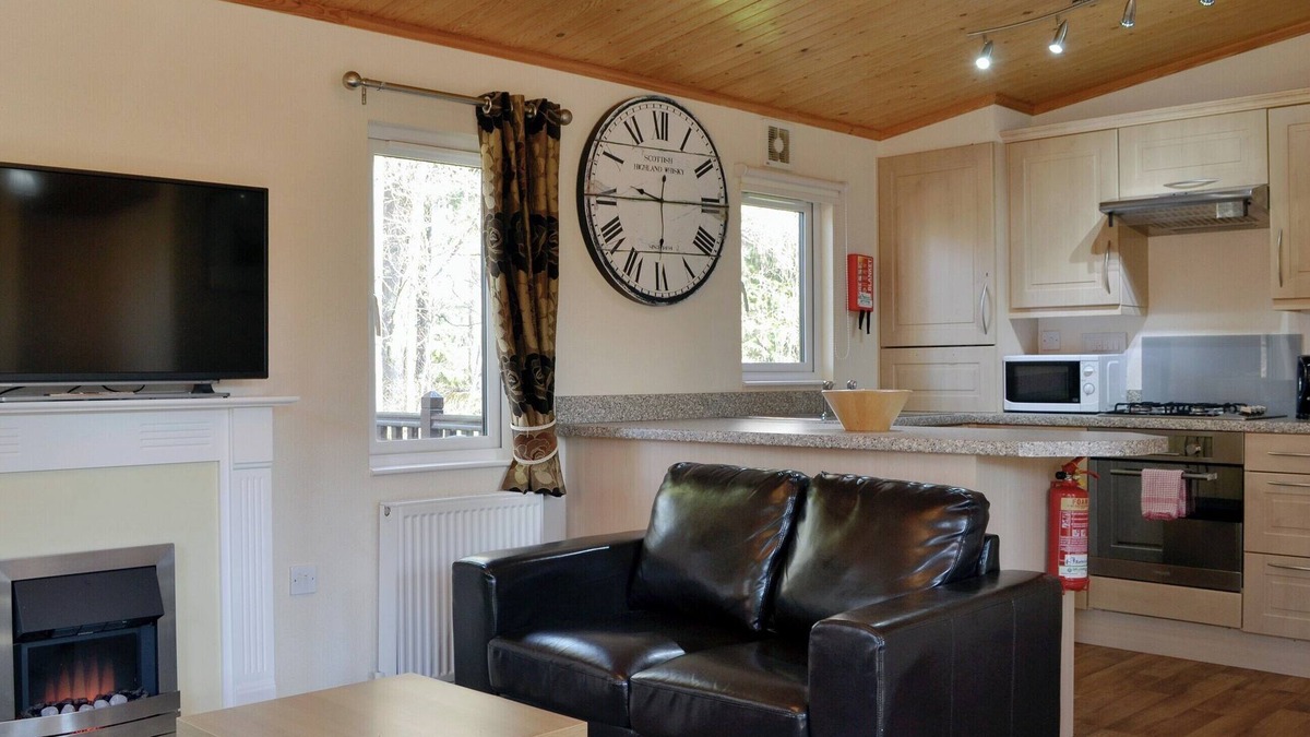Dinnet Cottage | 2 bedroom accommodation in Dinnet, near Ballater
