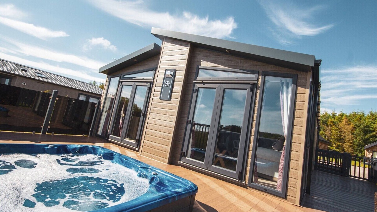 Annan Cabin | 2 bedroom accommodation in Annan