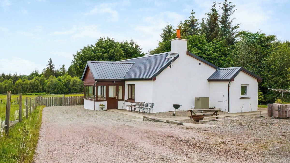 Bonar Bridge Cottage | 2 bedroom accommodation in Bonar Bridge, near Lairg