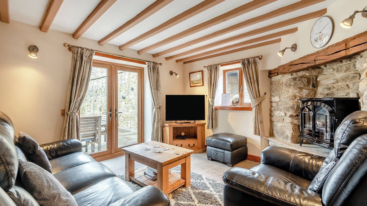 Ashover Cottage | 2 bedroom accommodation in Clay Cross, near Chesterfield