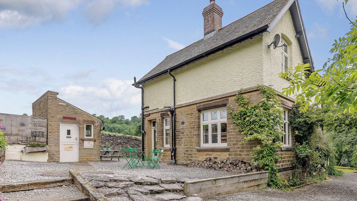 Millers Dale Cottage | 2 bedroom accommodation in Miller&rsquo;s Dale, near Buxton