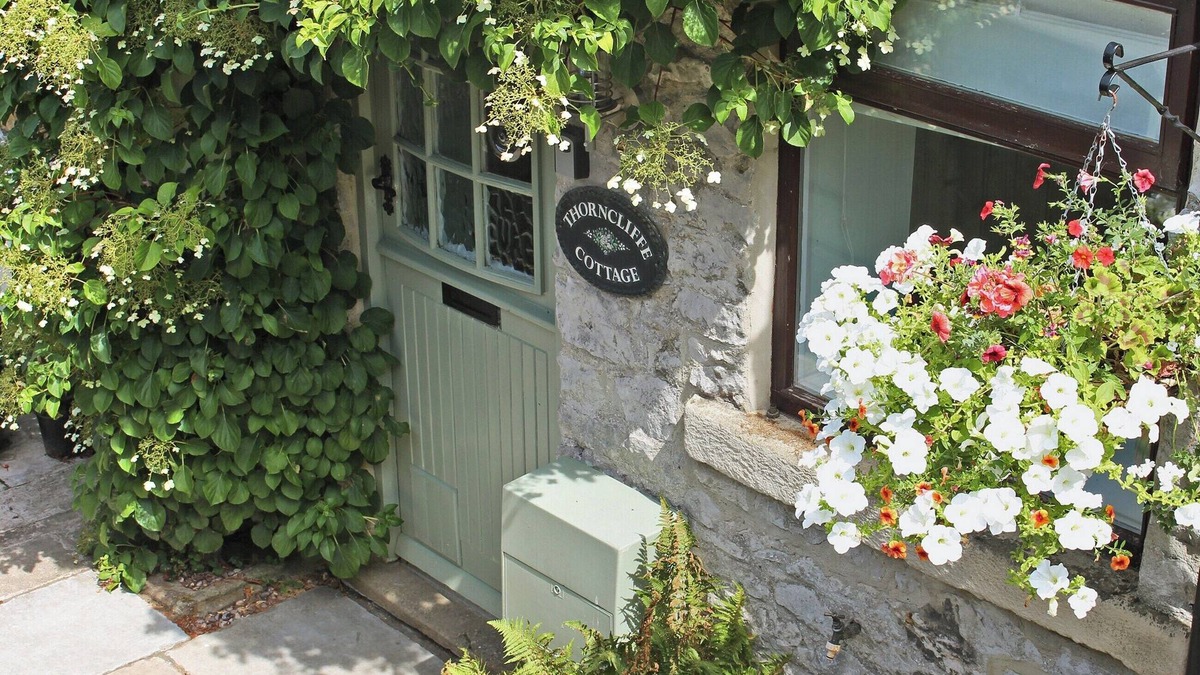 Tideswell Cottage | 2 bedroom accommodation in Tideswell, near Bakewell