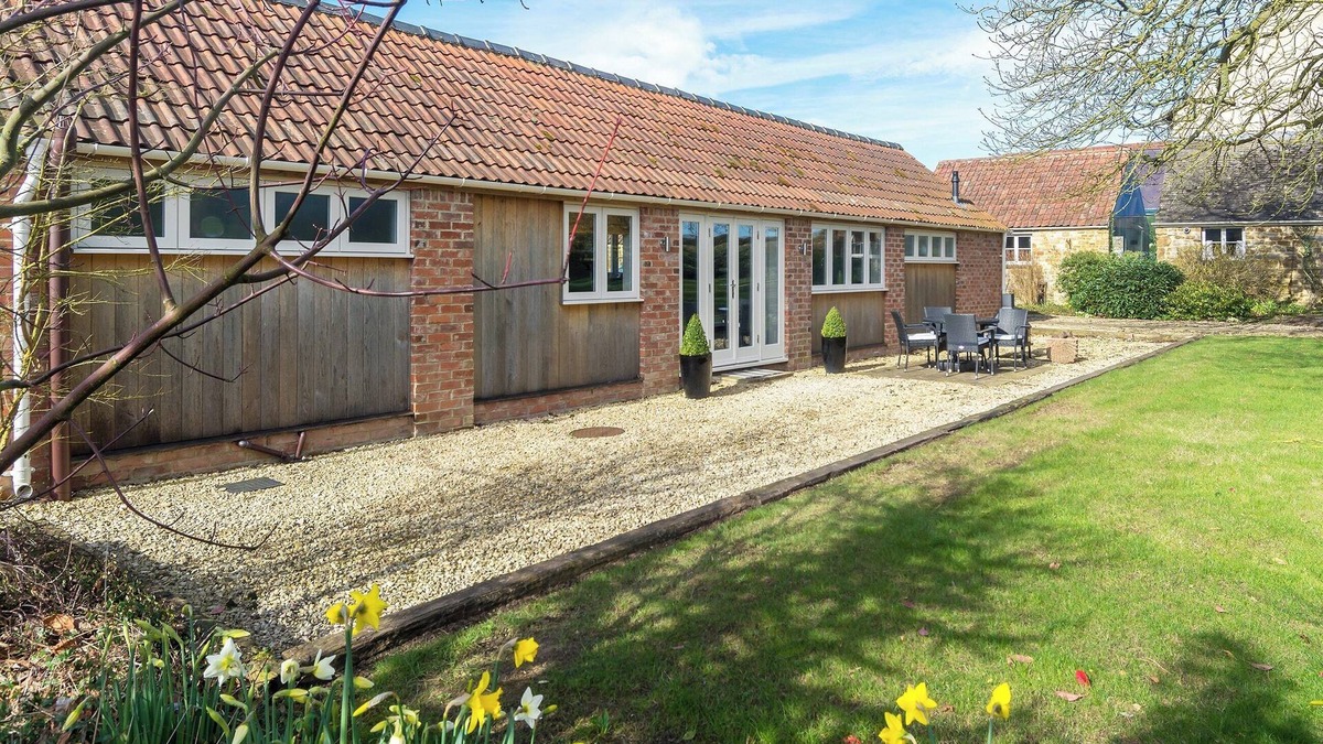 Cam Cottage | 2 bedroom accommodation in Cam, near Dursley