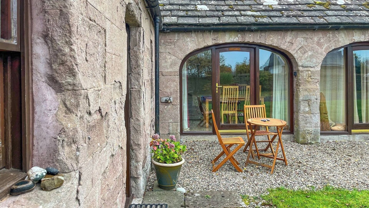 Forfar Cottage | 2 bedroom accommodation in Forfar
