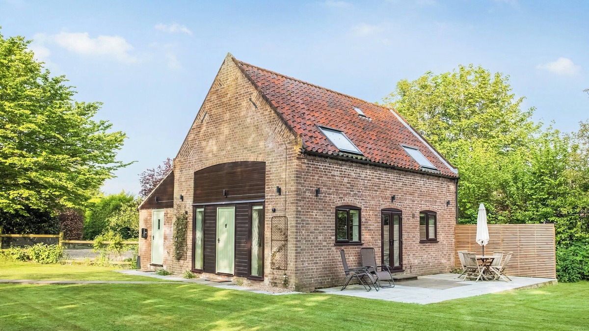 Irstead Cottage | 2 bedroom accommodation in Scottow, near Coltishall