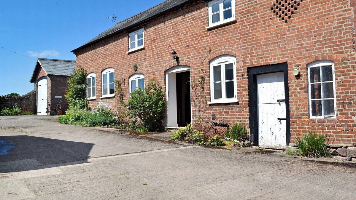 Putley Cottage | 2 bedroom accommodation in Ashperton, near Ledbury