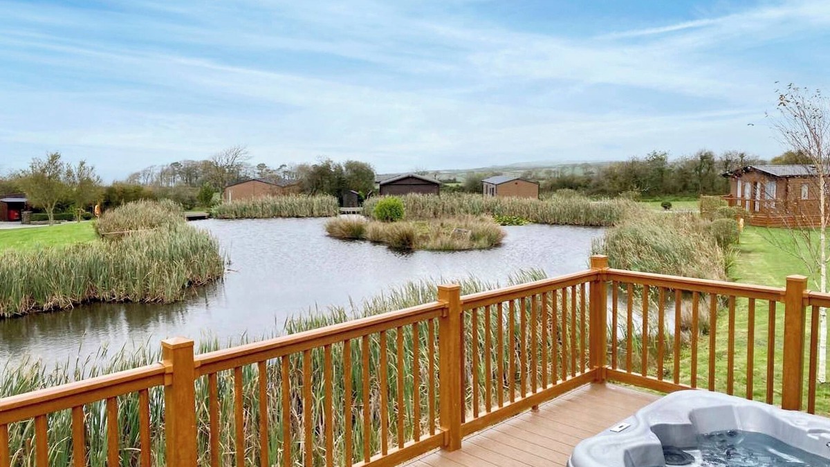 Llansantffraed Ski Chalet | 2 bedroom accommodation in Llanon