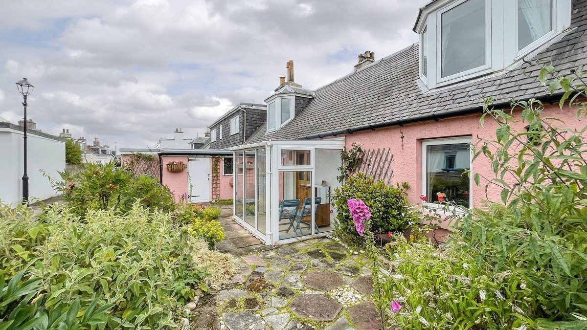 Nairn Cottage | 2 bedroom accommodation in Nairn