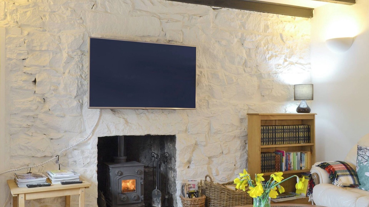 Greshornish Cottage | 2 bedroom accommodation in Edinbane, near Portree