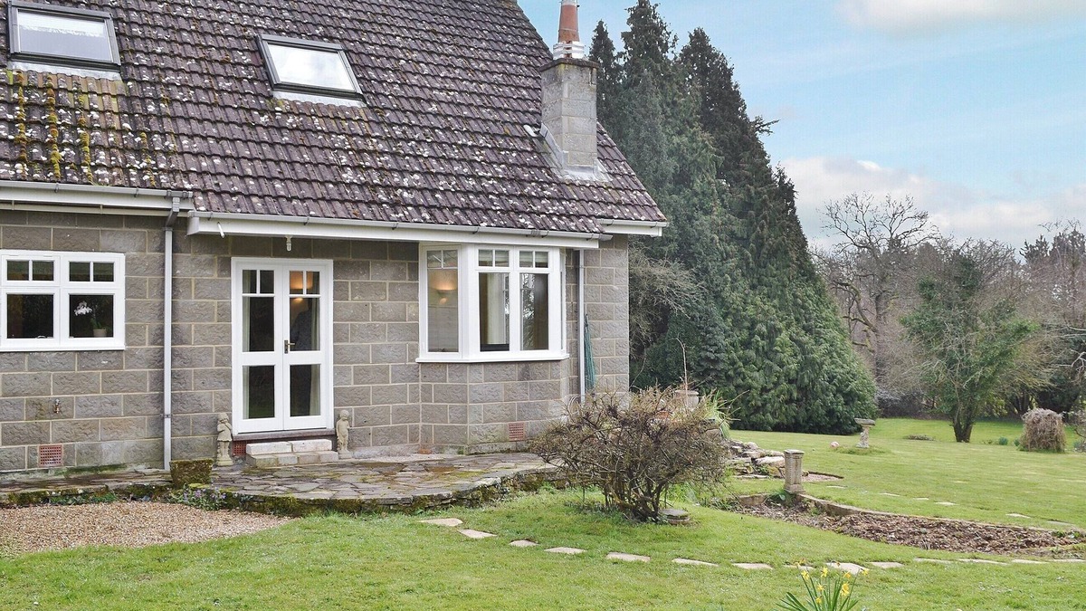 Romsey Cottage | 2 bedroom accommodation in Timsbury, near Romsey