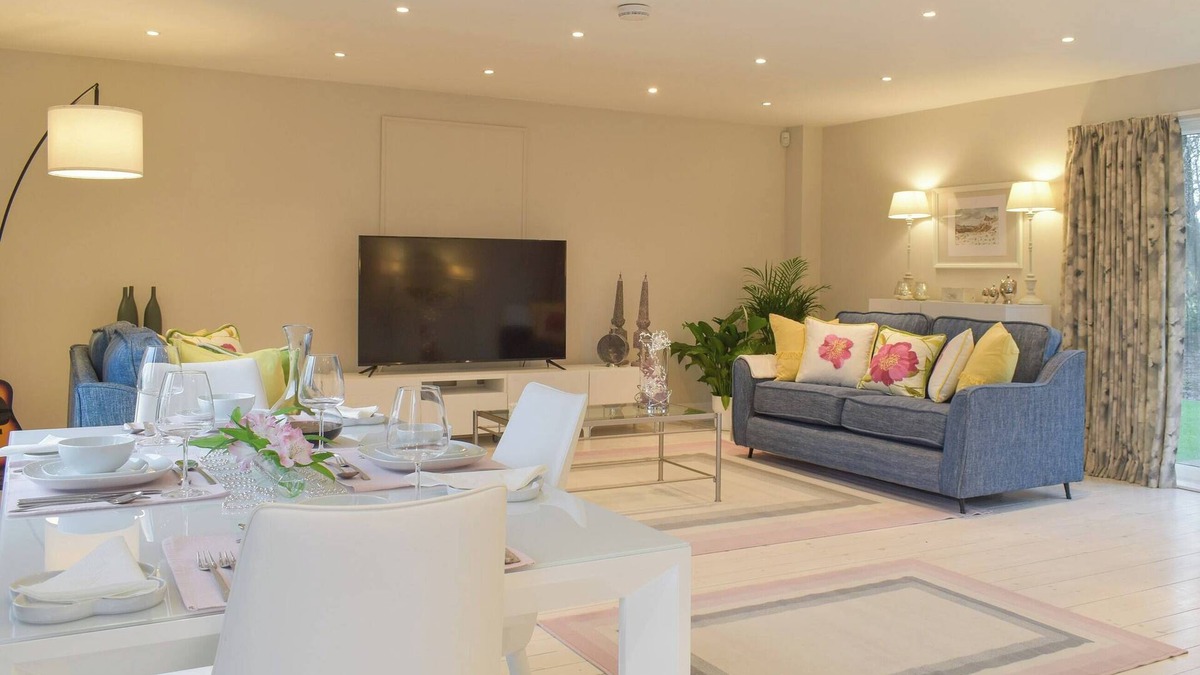 Bilston Cottage | 2 bedroom accommodation in Roslin