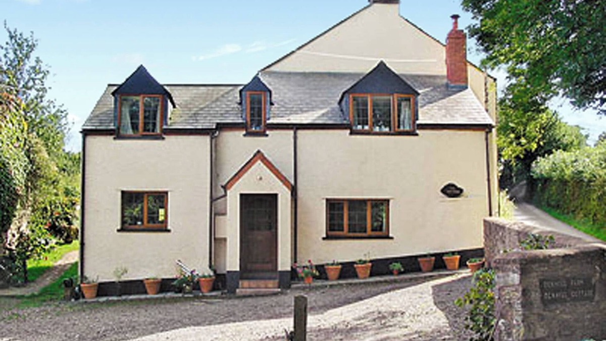 Chipstable Cottage | 2 bedroom accommodation in Chipstable, near Taunton
