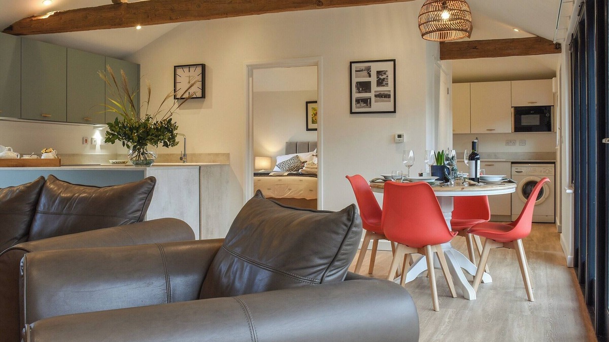 Diss Cottage | 2 bedroom accommodation in Shimpling, near Diss