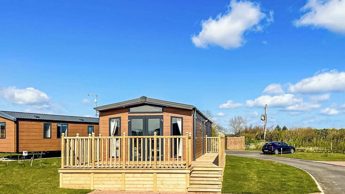 Tunstall Ski Chalet | 2 bedroom accommodation in Tunstall, Nr Hull