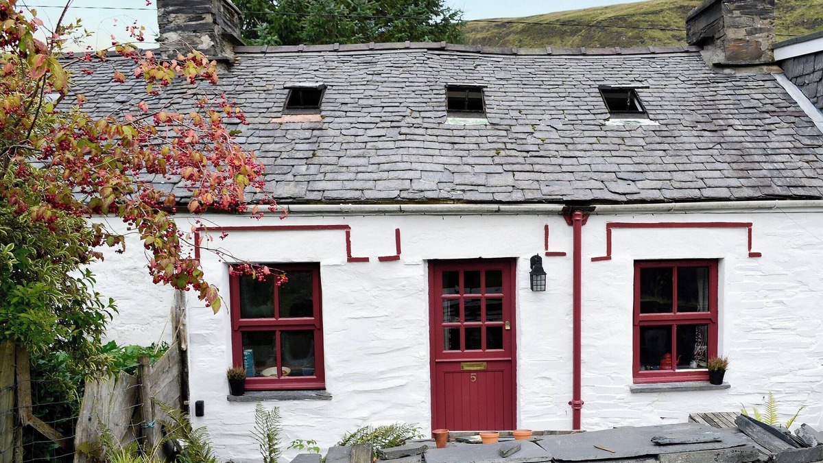 Manod Cottage | 2 bedroom accommodation in Cwm Penmachno, near Betws-y-Coed