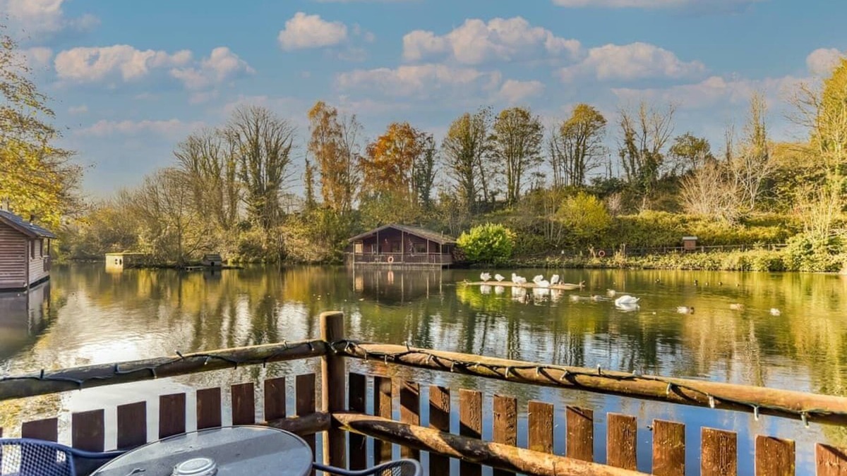 Caerwys Ski Chalet | 2 bedroom accommodation in Caerwys, Flintshire