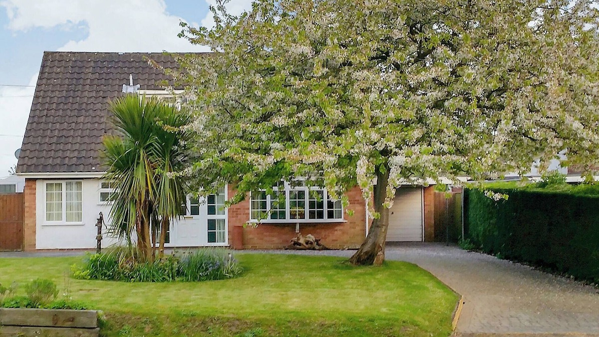 Upton Cottage | 2 bedroom accommodation in Upton