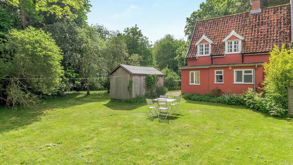 Eye Cottage | 2 bedroom accommodation in Eye