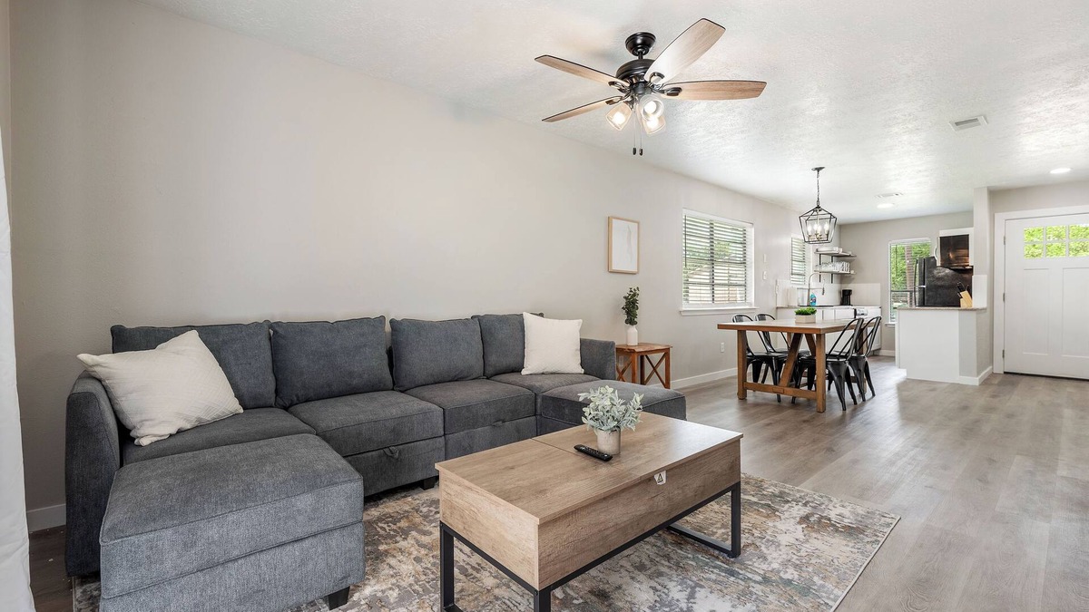Villa West House | 2 Bedroom Aggie Game Day Rental