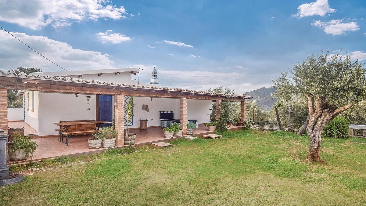 Oliena House | 2 bedroom amazing home in Oliena (NU)