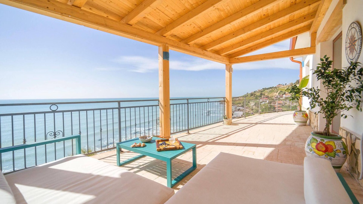 Ciotta House | 2 bedroom amazing home in Ciotta