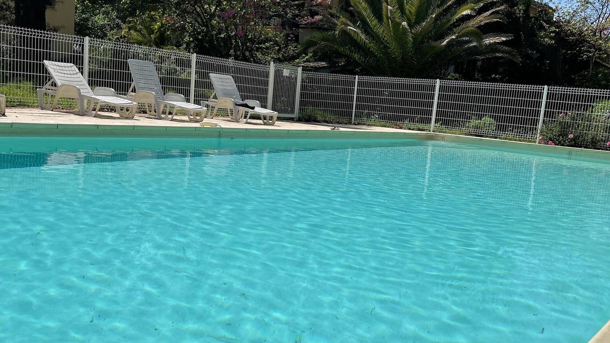 Alignan-du-Vent Apartment | 2 Bedroom Apartment in Alignan-du-Vent