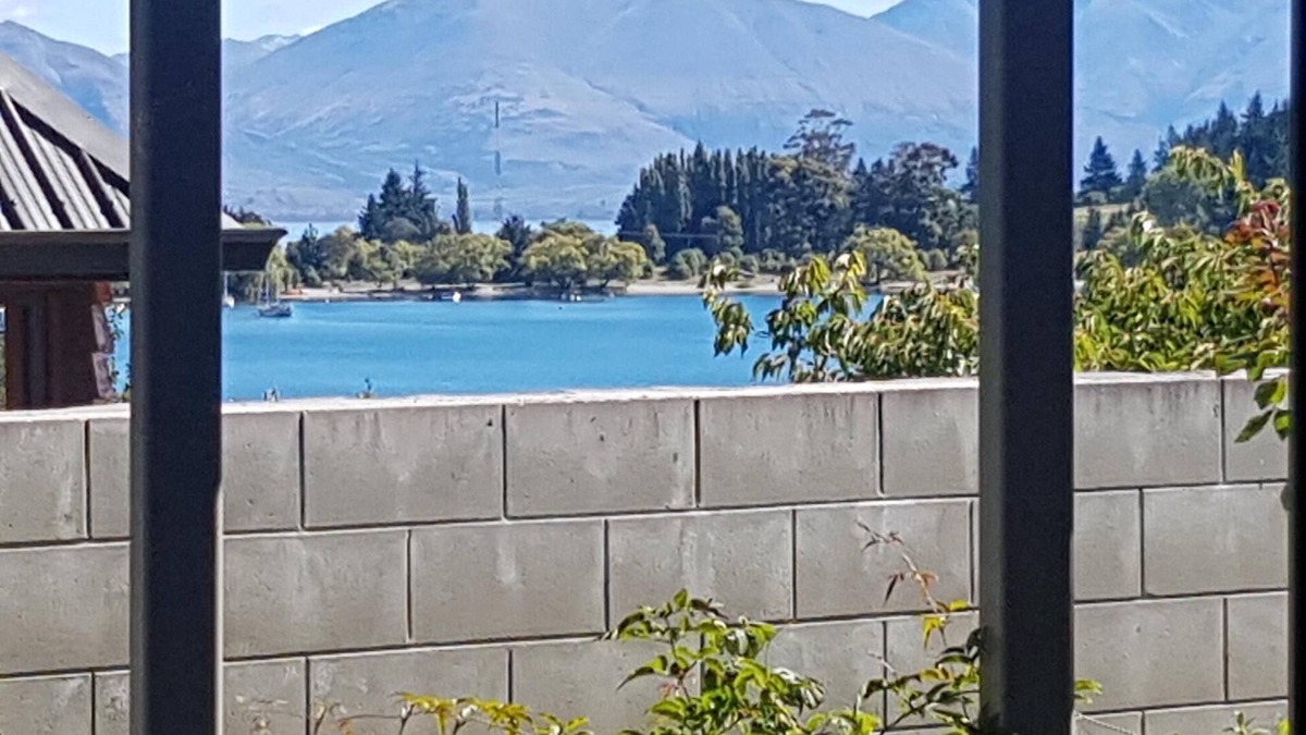 Kelvin Heights Apartment | 2 Bedroom Apartment in Sunny Kelvin Heights